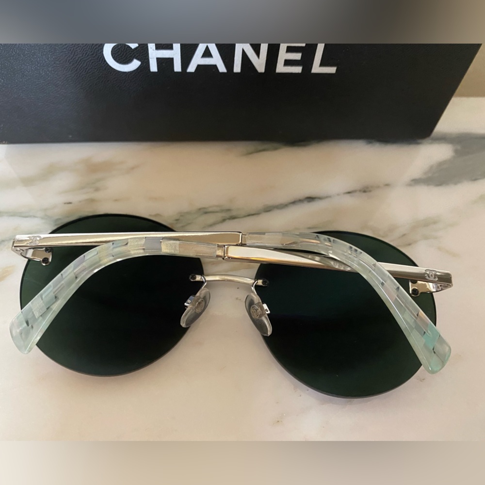 CHANEL  4216 c.124/4v 58-17
Silver Metal And Purple Tinted Shield Sunglasses - Picture 8 of 16